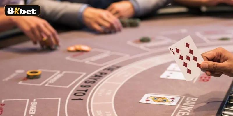 Bài được sử dụng trong baccarat đều là các lá bài tiêu chuẩn trong bộ bài Tây 52 lá quen thuộc Bài được sử dụng trong baccarat đều là các lá bài tiêu chuẩn trong bộ bài Tây 52 lá quen thuộc